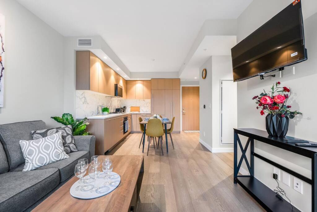 Modern Comfort At Ubc: 1Br Condo Near Campus Vancouver Luaran gambar