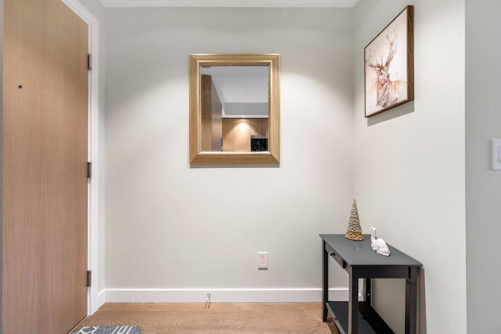 Modern Comfort At Ubc: 1Br Condo Near Campus Vancouver Luaran gambar