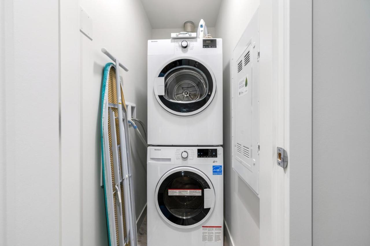 Modern Comfort At Ubc: 1Br Condo Near Campus Vancouver Luaran gambar