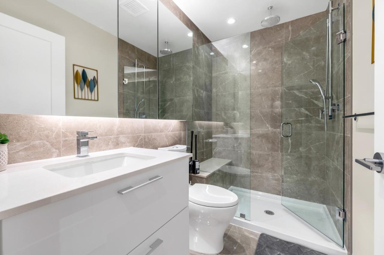 Modern Comfort At Ubc: 1Br Condo Near Campus Vancouver Luaran gambar