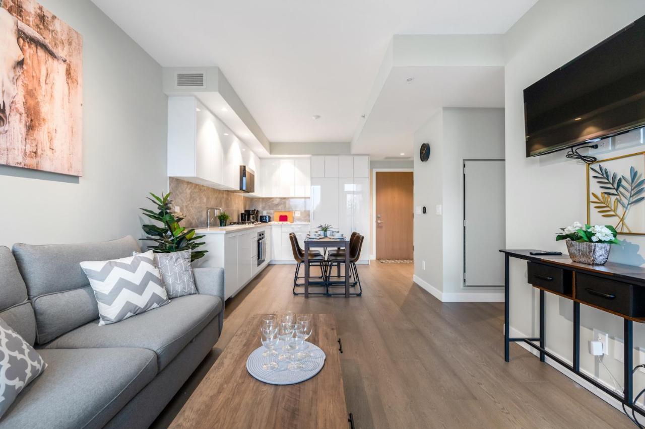 Modern Comfort At Ubc: 1Br Condo Near Campus Vancouver Luaran gambar